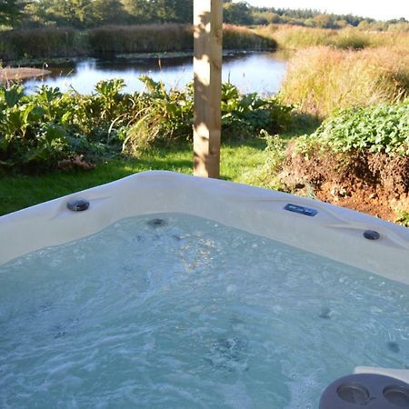 Rose Shepherds Hut Badlesmere Экстерьер фото