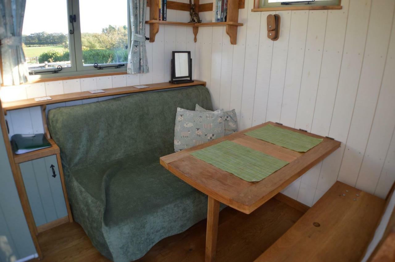 Rose Shepherds Hut Badlesmere Экстерьер фото