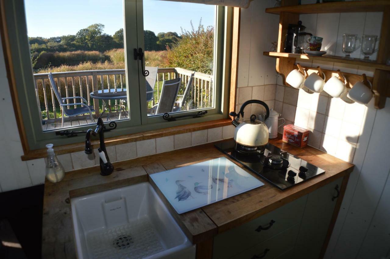 Rose Shepherds Hut Badlesmere Экстерьер фото